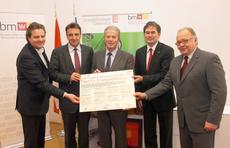 WM Mitterlehner unterzeichnet Relaunch für Pakt für Energieeffizienz 220212