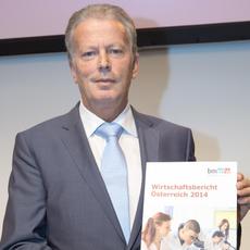 Wirtschaftsminister Mitterlehner präsentiert Wirtschaftsbericht 2014 070714